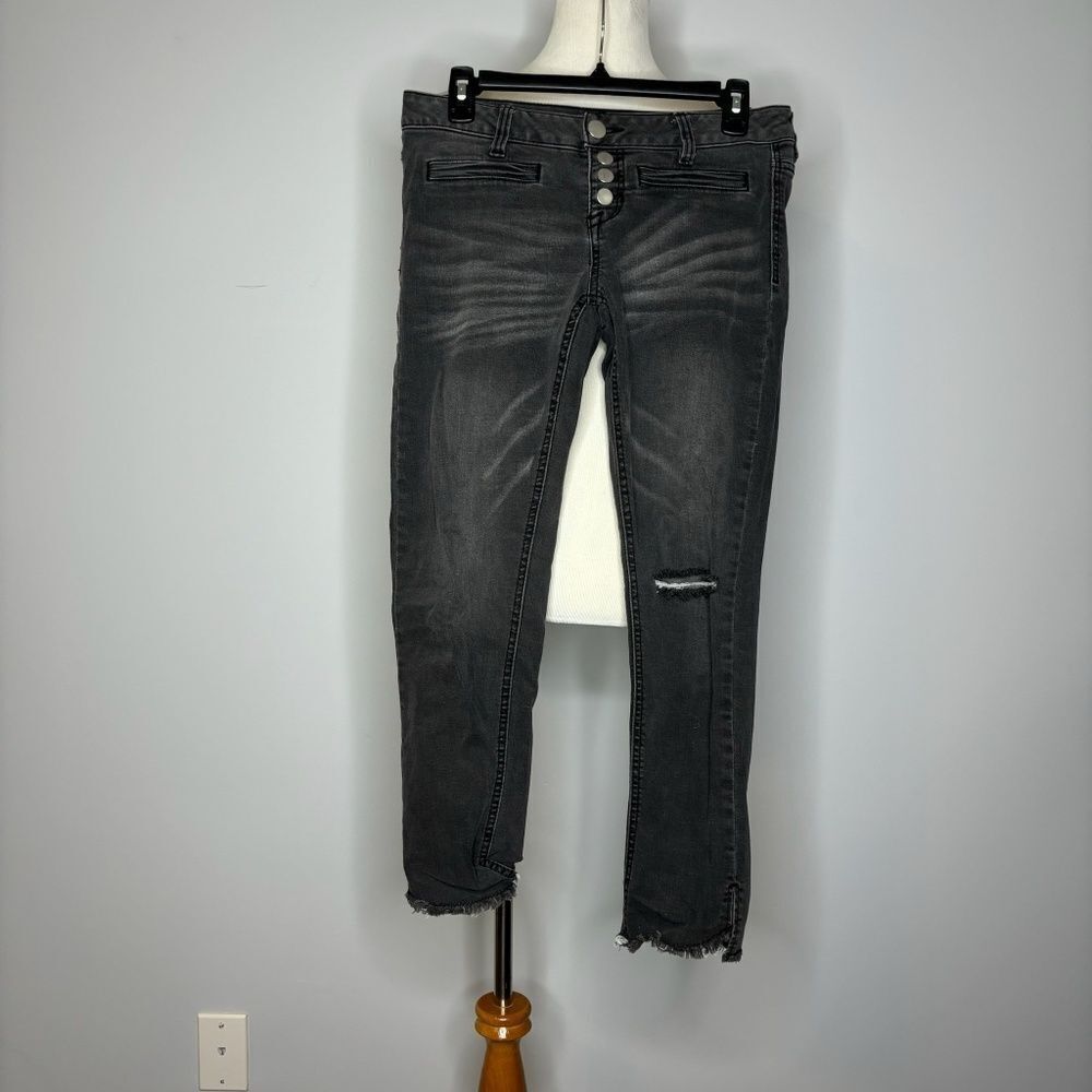 Maurices- Black ButtonFly Jeans